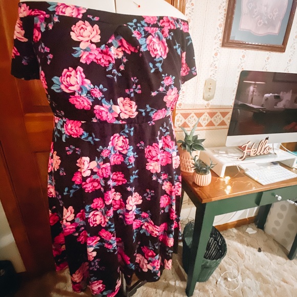 Torrid Off The Shoulder Skater Dress - Picture 4 of 5